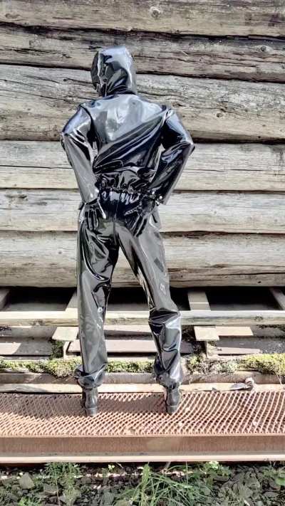 Outdoors in my latex rainwear!