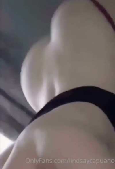 This makes every comparison pointless 😍😍 Lindsay's ass needs 0 introduction 🤤🤤