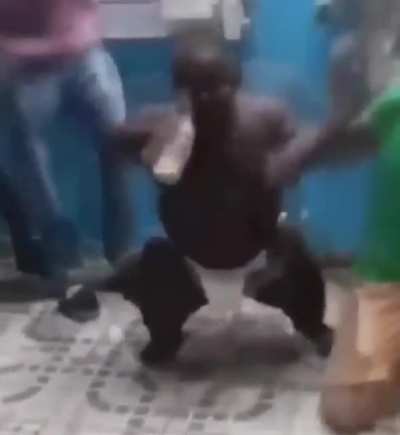 Followers on my meme account usually get a memey dance comp on Friday, here's a moldy one for yall