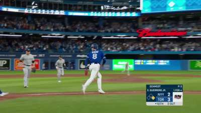 [Highlight] Vladimir Guerrero Jr walks off the Yankees in the 10th inning!