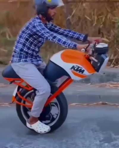 One wheel bike