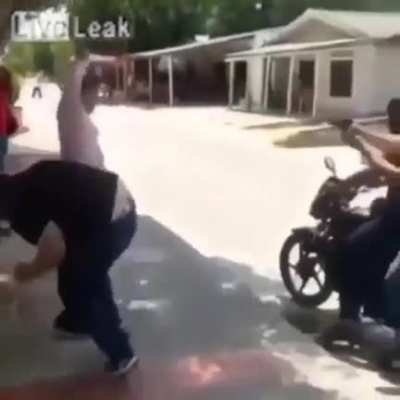 4 PeoPLe DeAd dUrIng DRivE By TW sick moves