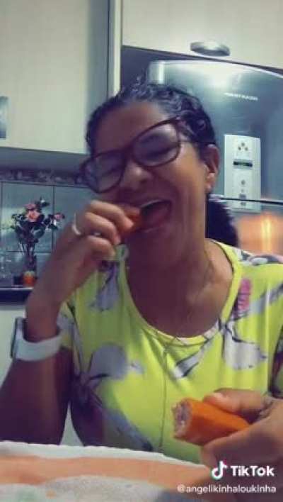 ;—; salsicha