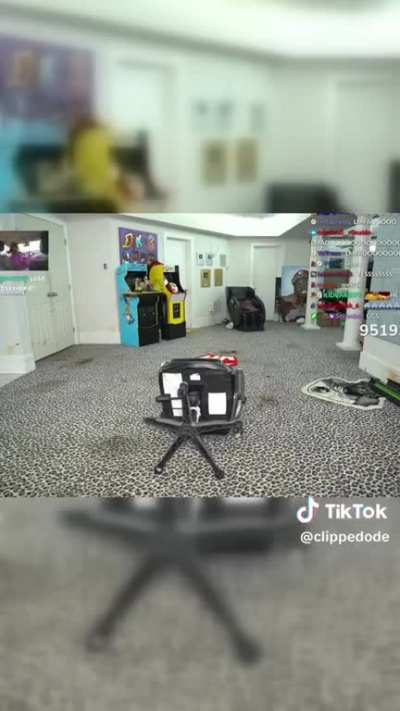 My nigga can’t catch a break🤣🤣 ngl this a bad look for ice spice she needa address it cuz ts looks crazy wtf
