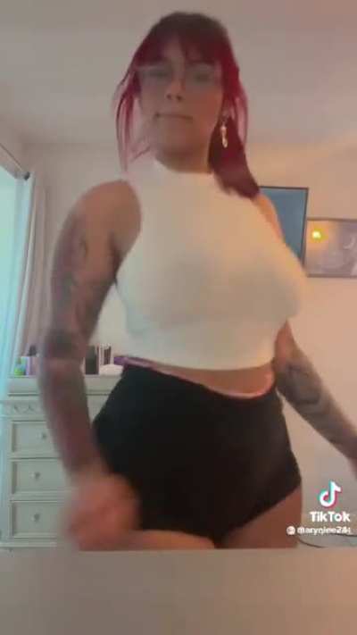 Thicc latina milf