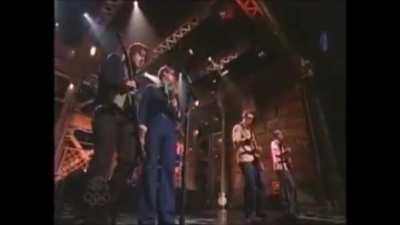 Weezer performing Island in the Sun on SNL in 2001.
