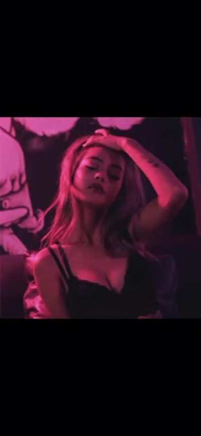 Seductive Lily