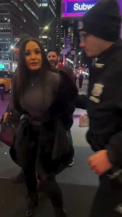 Porn legend Lisa Ann escorted out of Matt Rife show in handcuffs for using her phone