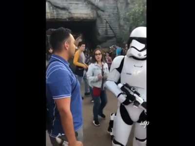 Um stormtrooper tem 99% de chance de te acertar mais quando acerta............