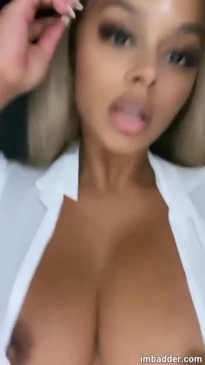😈