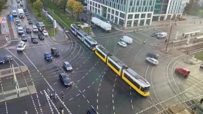 Timelapse of traffic in the intersection of Otto-<wbr>Braun<wbr>-Stra<wbr>ße and Mollstraße