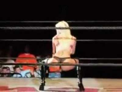 Kelly house show strip