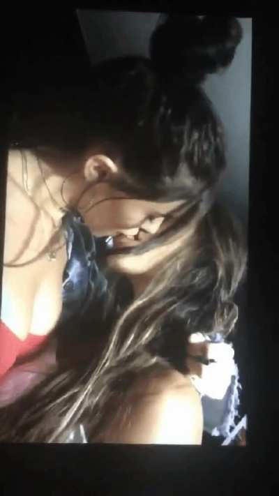 Madison Beer making out with another chick