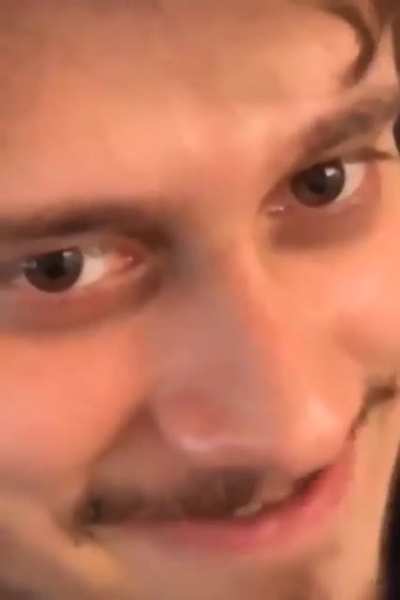 Luba: começa a namorar // eu: