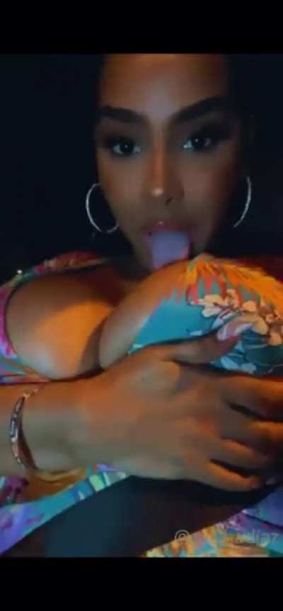 Ayisha Diaz OnlyFanz😈 DM
