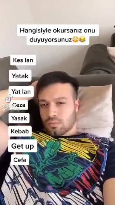 Amk hangisini okusam onu söylüyor