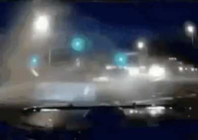 text runs over 3 cars