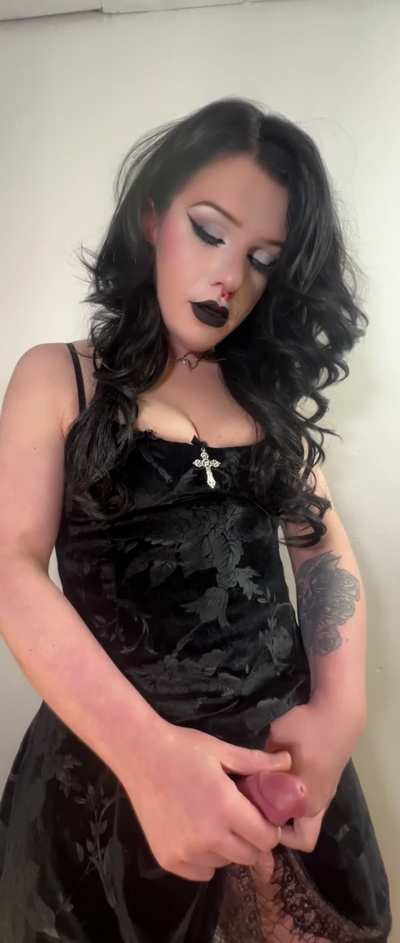 Is ur cock smaller or bigger than mine ?