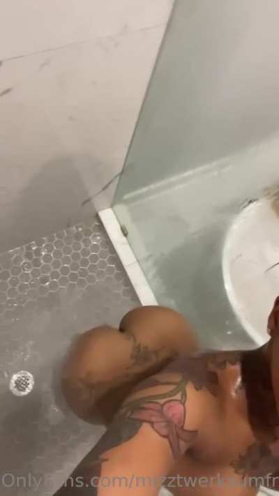 🥰😇