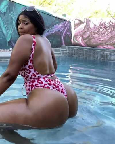 Pool waves