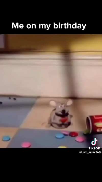 hoje e aniversário do reddit de 3 anos eai vcs podem mandar qualquer coisa que eu agradeço de coração
