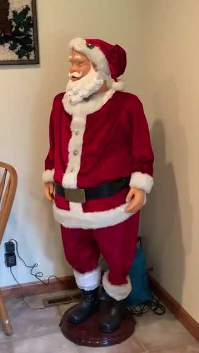 Santa Stays Noided