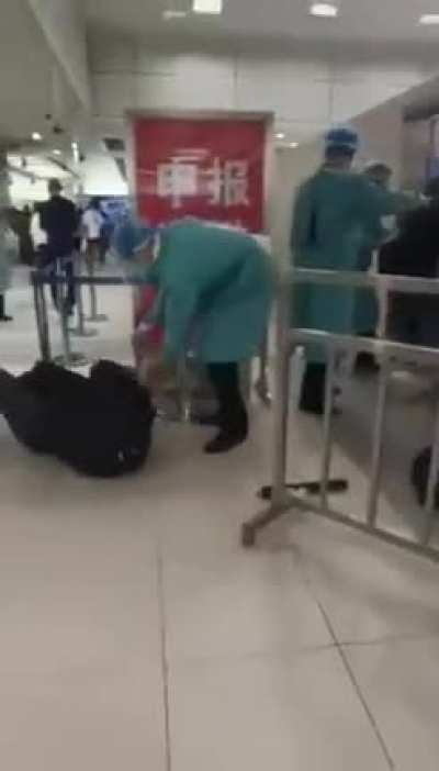 A warm welcome for covid-infected people at a Chinese airport.