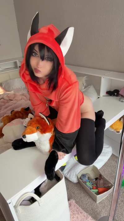 waiting for daddy to play with me >:3