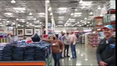 Delusional Antimaskers Attempt To Declare Their Deceleration Of Independence At A Costco And When That Fails They Resort To Calling People Racial Slurs