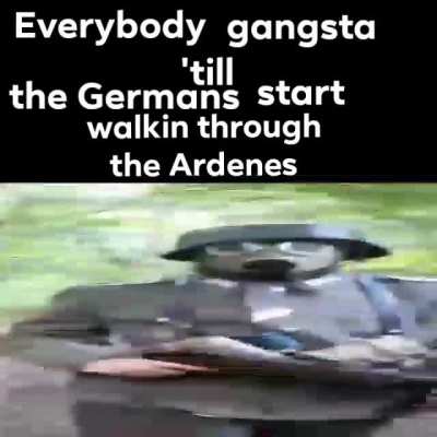 Wide Hans walking