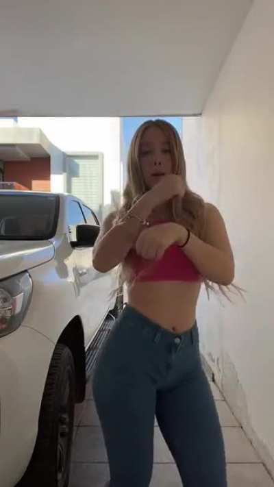 La hija de mi hermano, esta deliciosa para cogerla duro 🥵💦🍑🍆