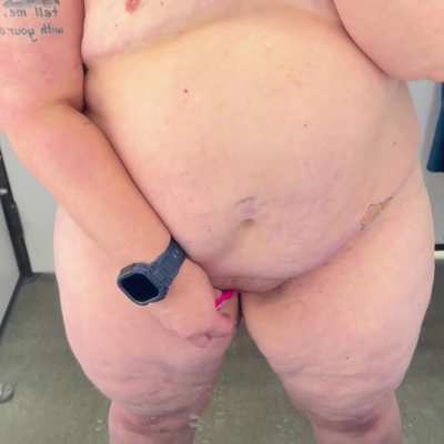 Oops I wore my vibrator out clothes shopping and got naughty in the dressing room 🤭
