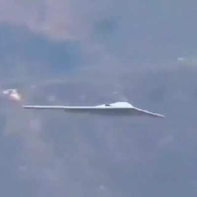 Low flying US B-2 stealth bomber I believe.