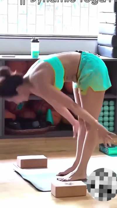 Malaika Arora Hot Yoga 🔥🥵