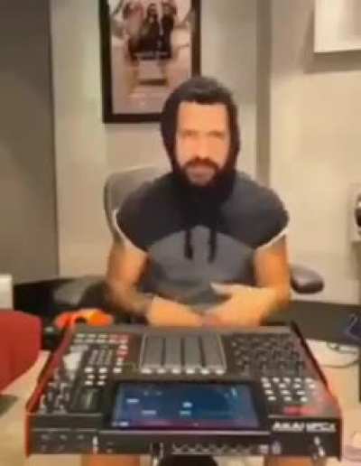 Felps no stream deck be like :