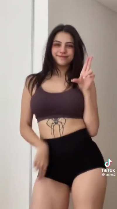 Quiero penetrarla con ese short