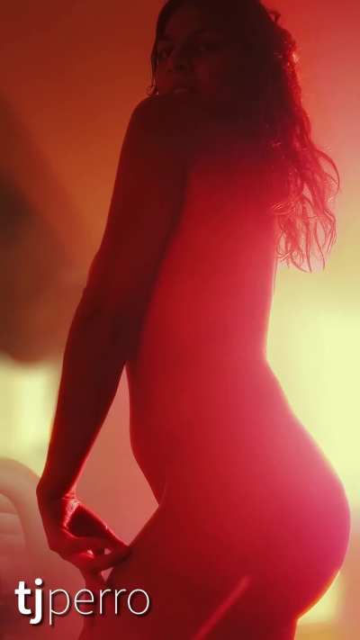 18 Year old Hottie from TJ dancing