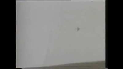 Some video from the Falklands war. Mirage III and A-4 of the Argentinean Air force attacking British ships at very low altitude.
