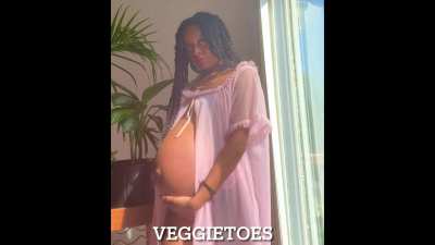 I was such a pretty preggo. Who’s trying to be my next baby daddy ?