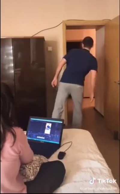 G g g