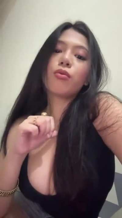 @szhuya huge tits