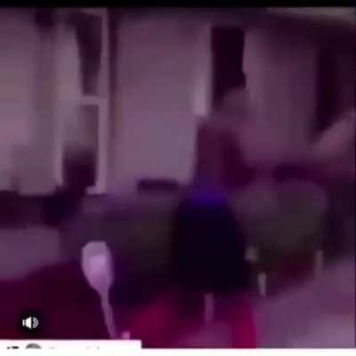 💢😳
