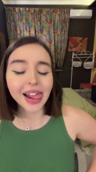 😘