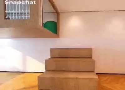 Super gaming house