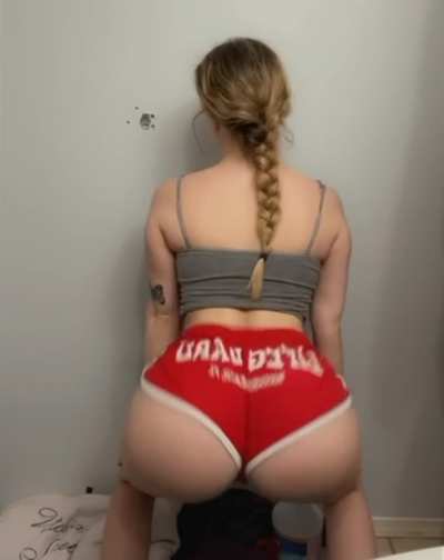 Rate my twerking 1-10