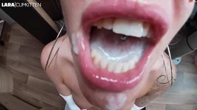 Lara Cumkitten swallows huge cumshot