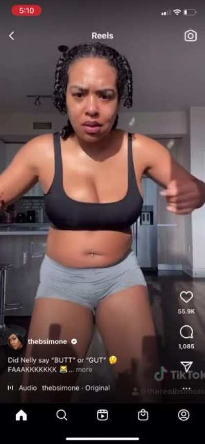 Her tits would look better covered with CUM 💦💦💦