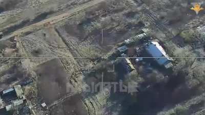 RU pov: Lancet drone hits a M777 howitzer. Location in the Kreminna area.