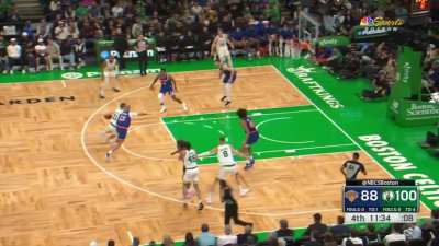 [Highlight] Payton Pritchard and Kristaps Porzingis discuss secret plays and then executes it later in the game
