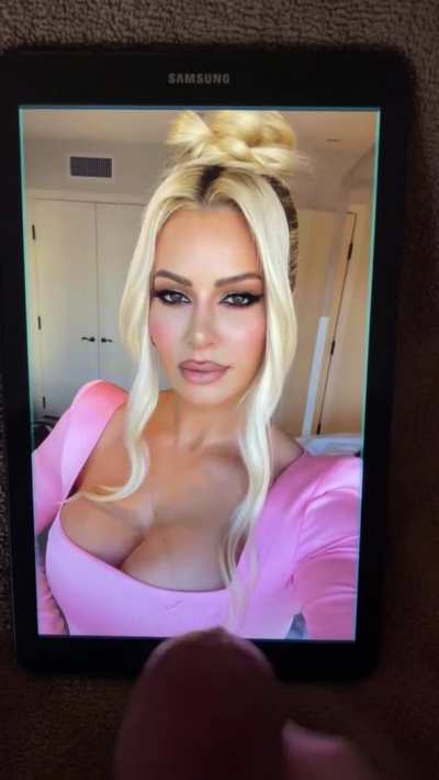 I love cumming to Maryse Mizanin